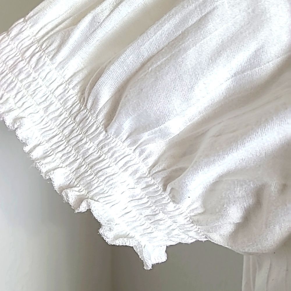 Carolyn Taylor White Tunic Top, Wide Elastic Hem,  Embroidered Neckline, Large - Picture 6 of 10